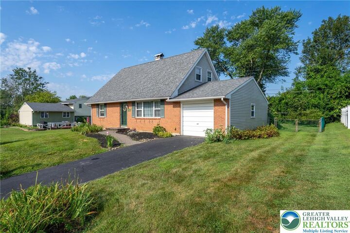 Property Photo:  1610 Cherry Lane  PA 18062 