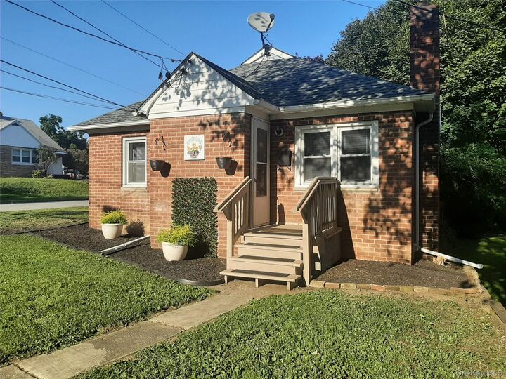 Property Photo:  8 Poplar Street  NY 12601 