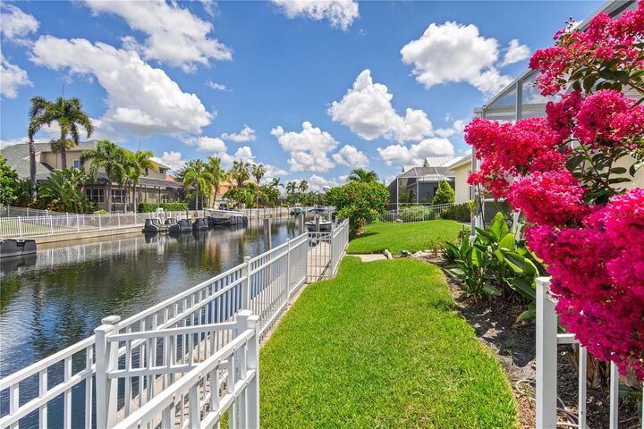 Property Photo:  4715 Halyard Drive  FL 34208 