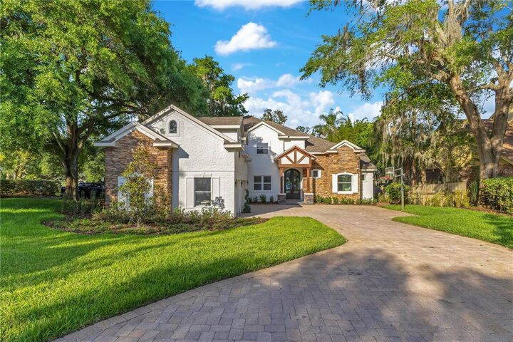 Property Photo: 1003 Oakdale Street FL 34786