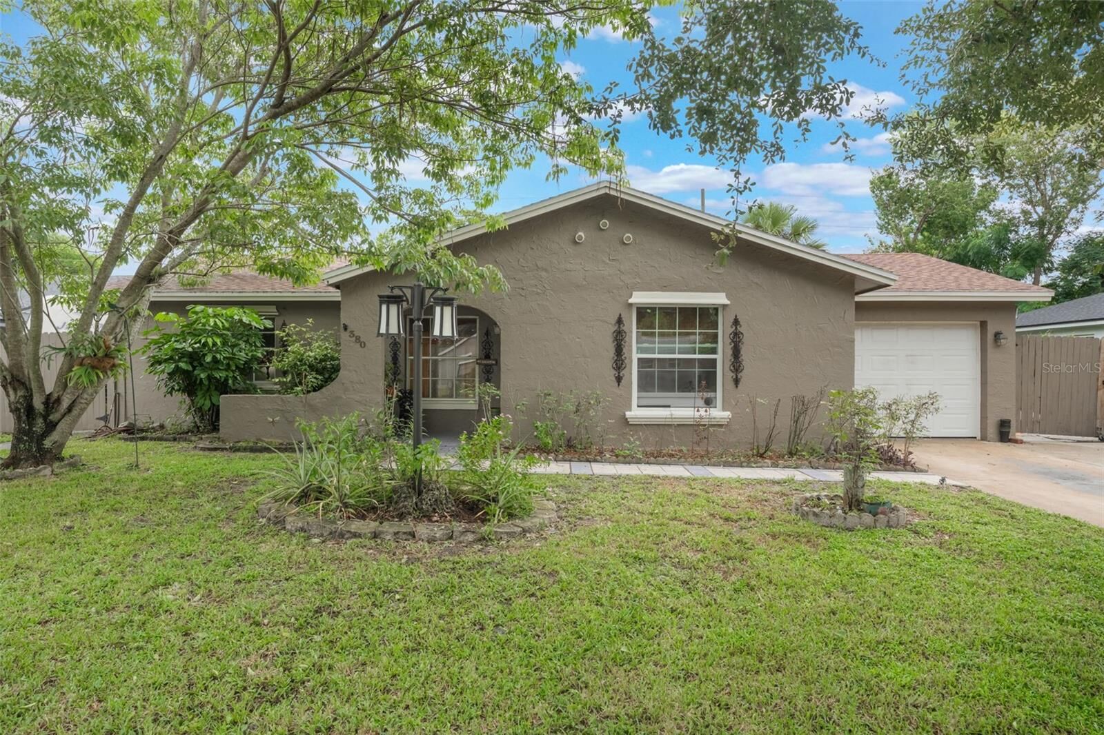 Property Photo: 380 Brittany Circle FL 32707