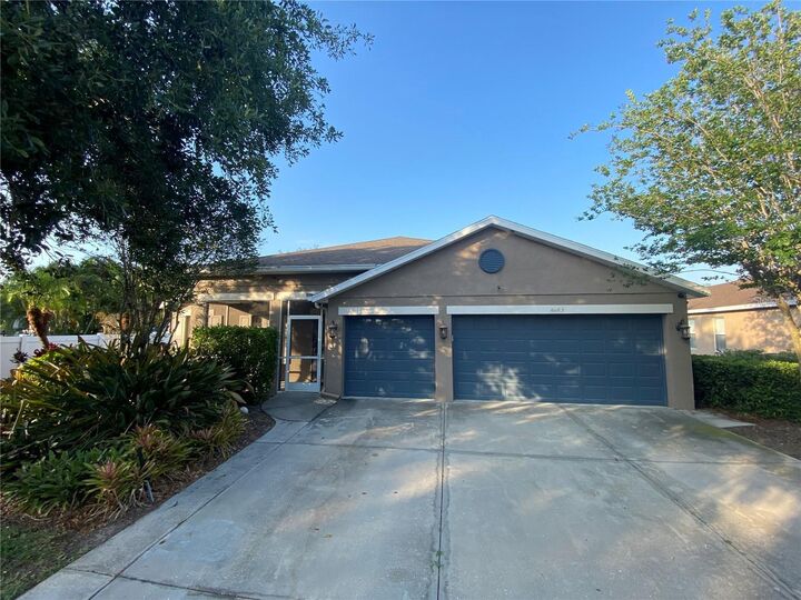 Property Photo: 6105 42nd Street Circle E FL 34203