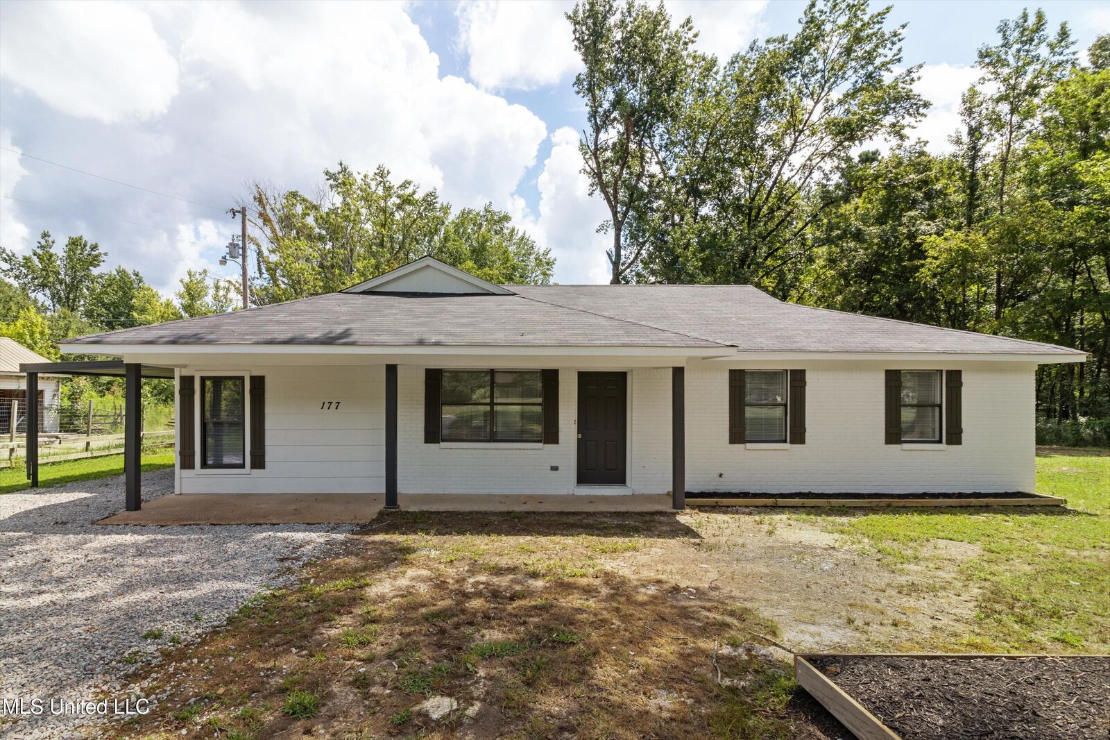 Property Photo:  177 Dockery Drive  MS 38611 