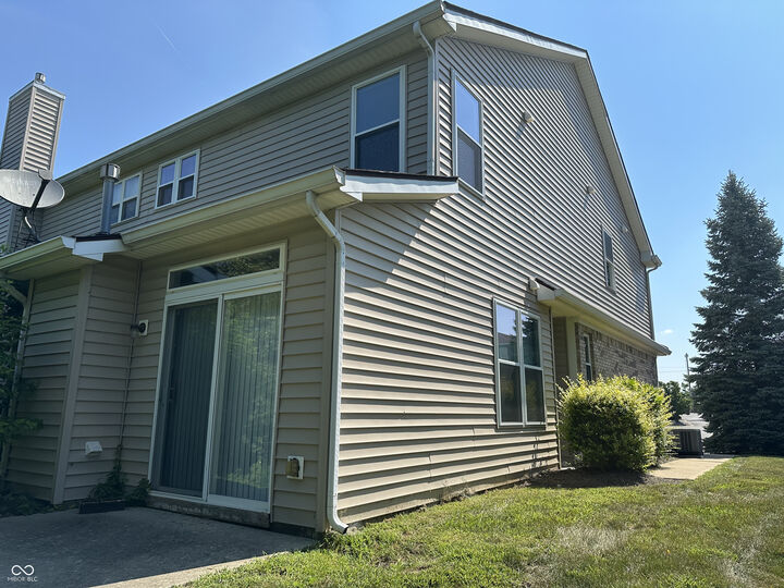Property Photo: 6302 Bishops Pond Lane IN 46268