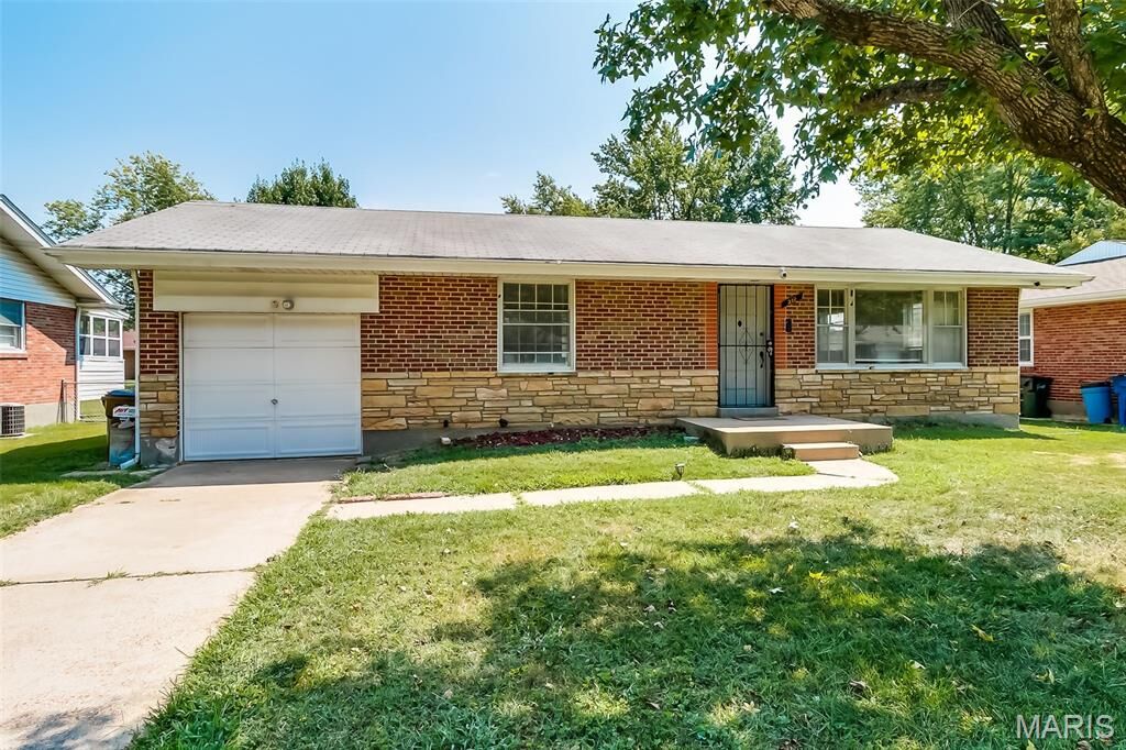 Property Photo: 312 Ward Drive MO 63135