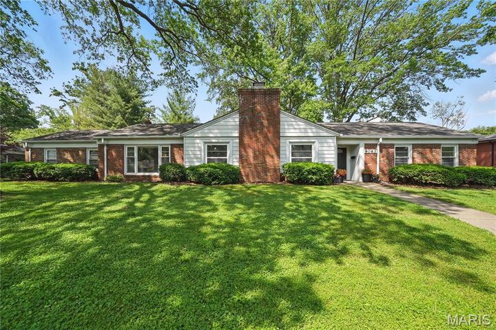 9063 Monmouth Drive  St Louis MO 63117 photo