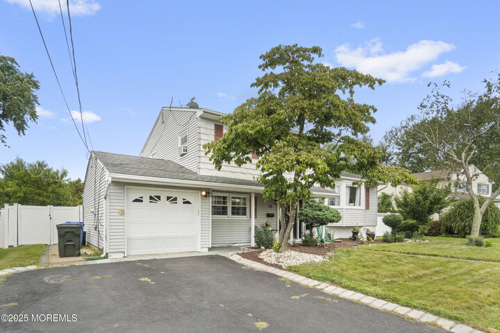 Property Photo:  24 Owens Road  NJ 08857 