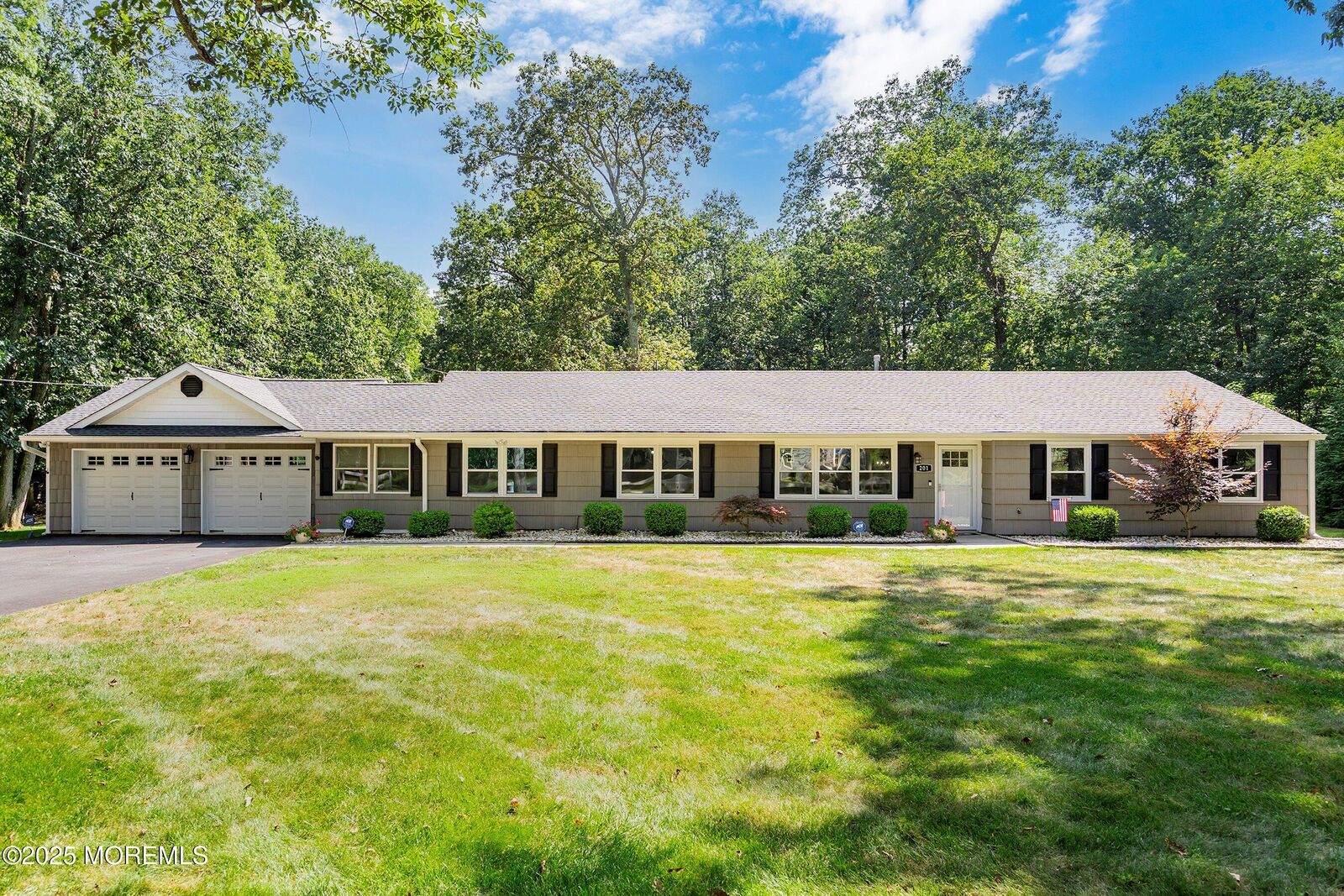 Property Photo:  201 Paint Island Spring Road  NJ 08510 