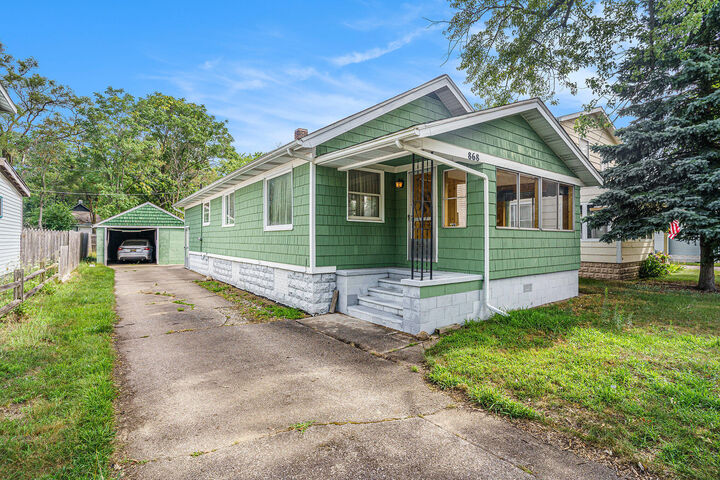 Property Photo:  868 E Dale Avenue  MI 49442 