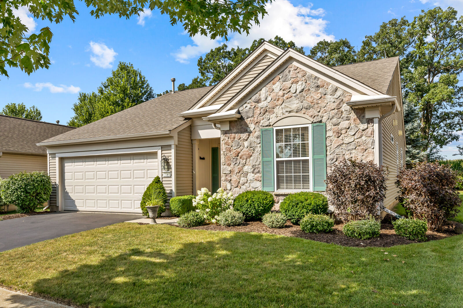 Property Photo: 11341 Greenway Drive IL 60142