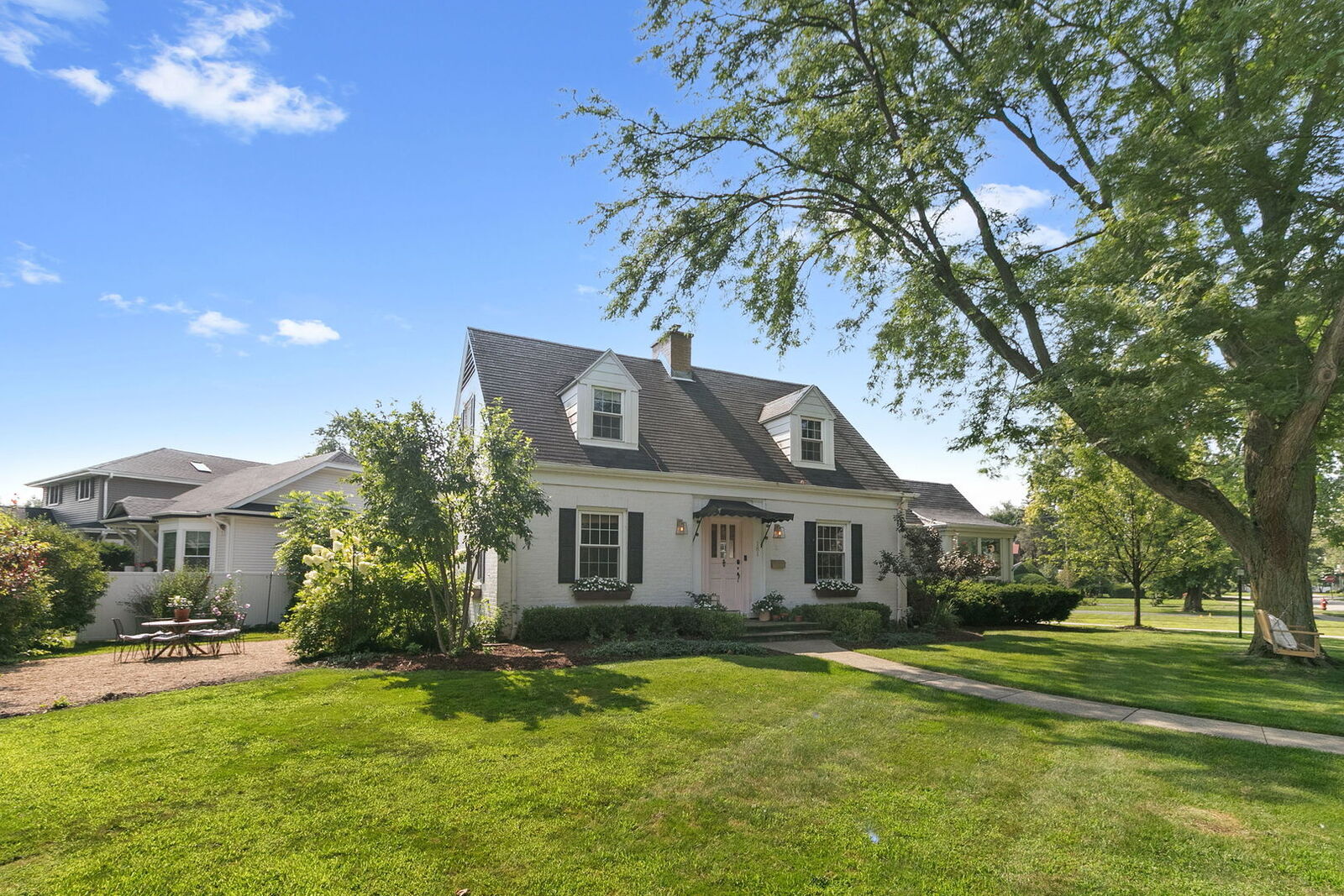 Property Photo:  181 S Delaplaine Road  IL 60546 