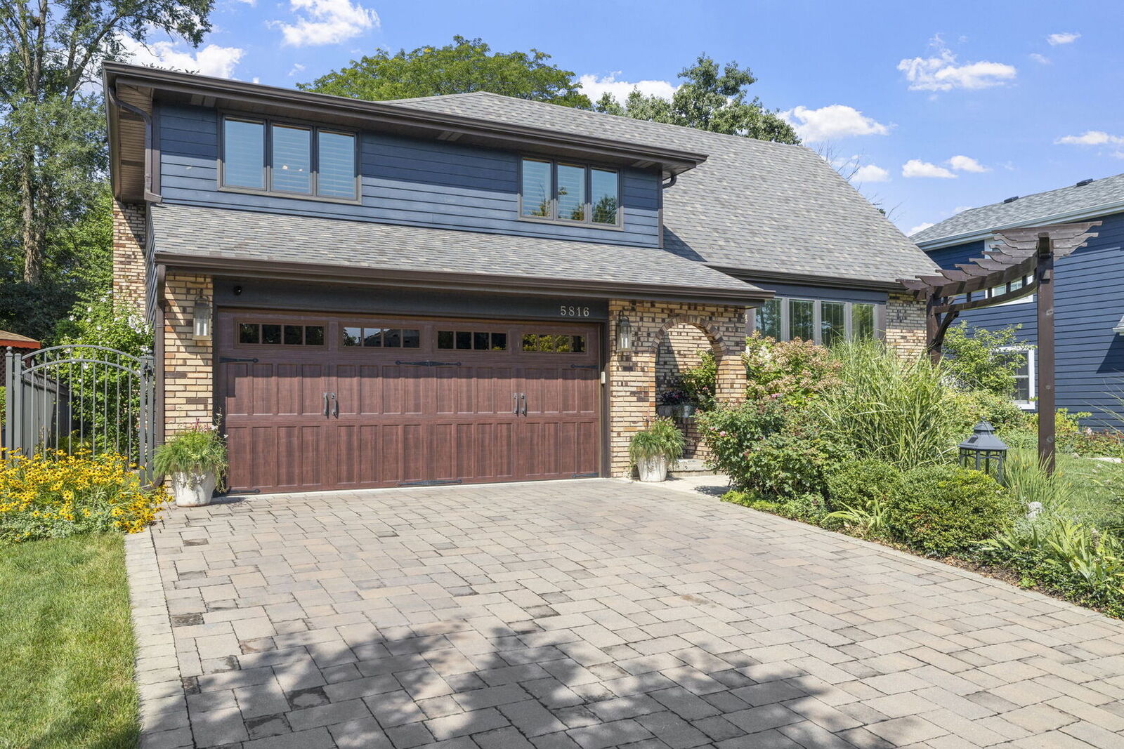 Property Photo:  5816 Raintree Lane  IL 60559 