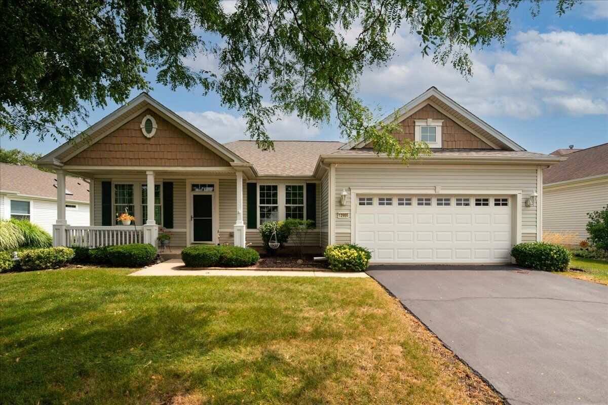 Property Photo:  12966 Oak Grove Drive  IL 60142 