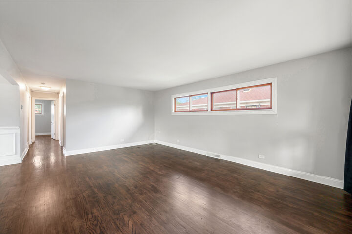 Property Photo:  17220 Highland Avenue  IL 60429 