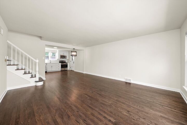 Property Photo:  141 N Peck Avenue  IL 60525 