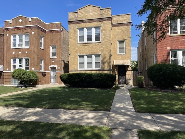 Property Photo: 1635 N Central Avenue 2 IL 60639