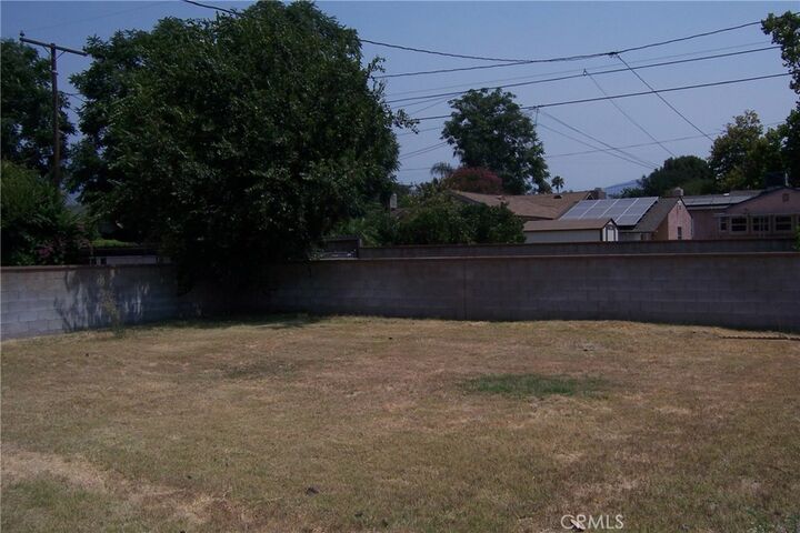 Property Photo: 3059 N Crescent Avenue CA 92405