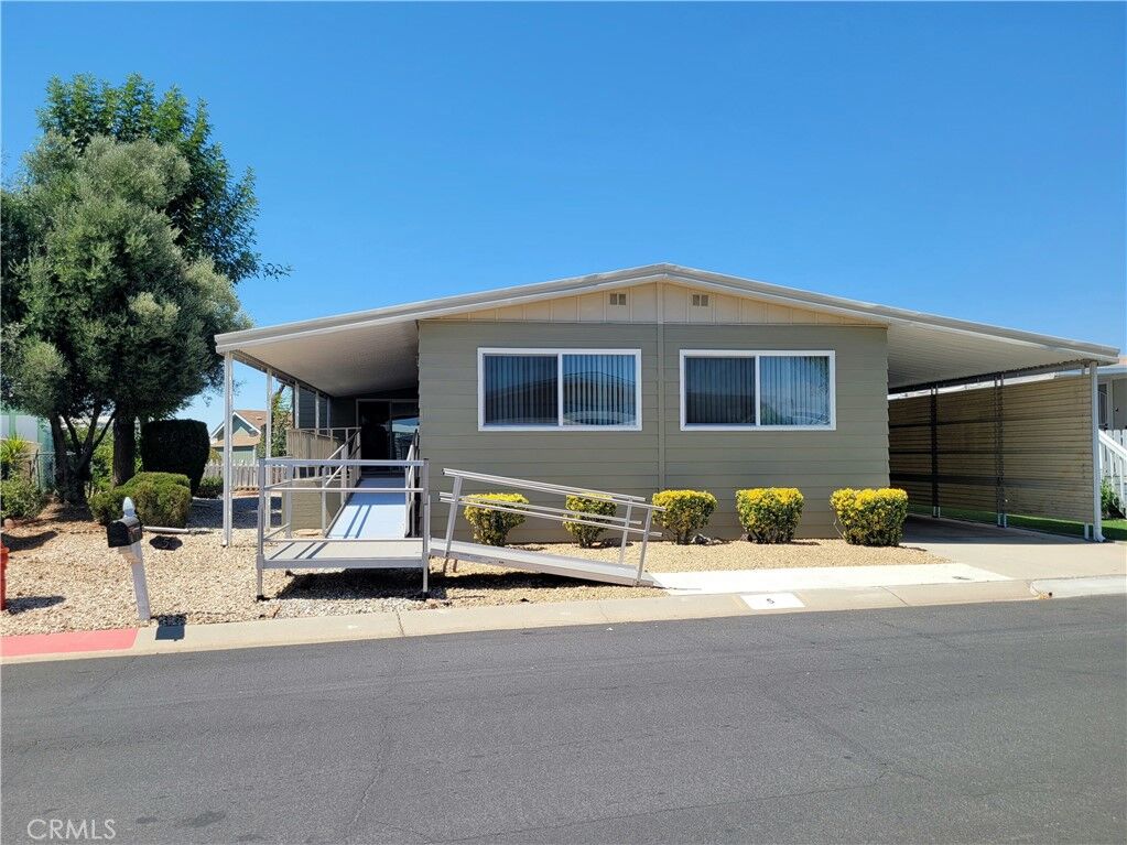 Property Photo:  27601 Sun City Boulevard 5  CA 92586 