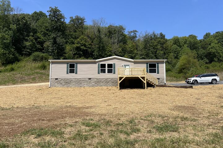 Property Photo: 825 Gaulden Hollow Rd TN 37083