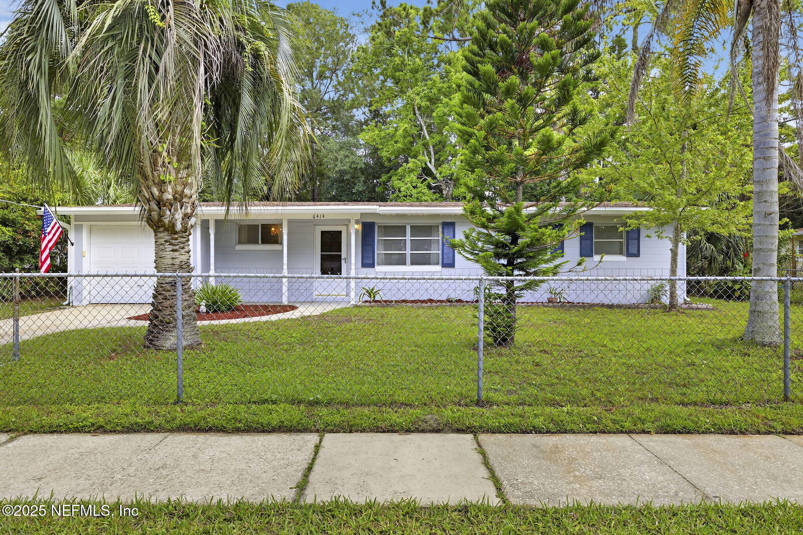 Property Photo: 6414 Lucente Drive FL 32210