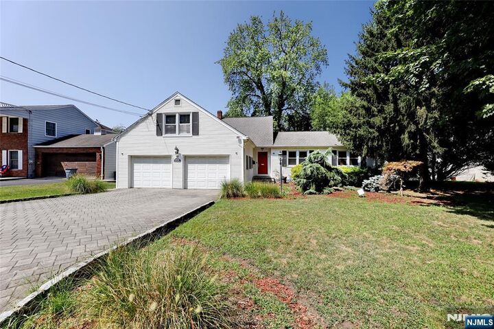 Property Photo:  5 Campi Court  NJ 07628 