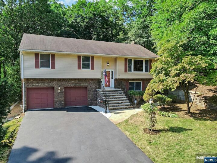 Property Photo:  112 Moffatt Road  NJ 07430 