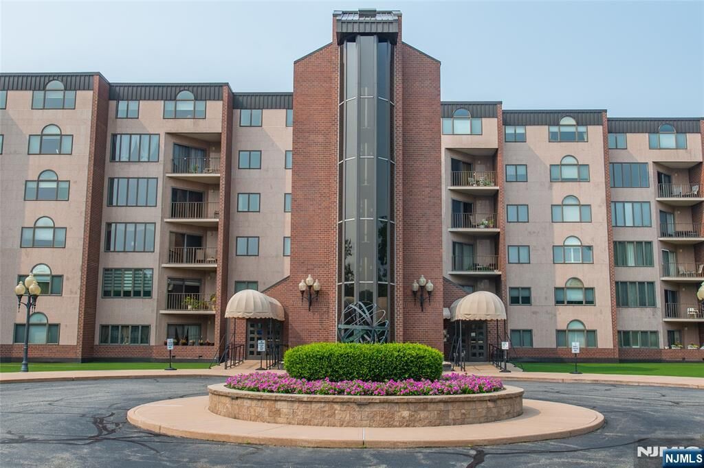 Property Photo:  1360 Hamburg Turnpike 708  NJ 07470 