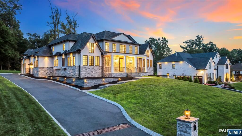 Property Photo:  12A Hamilton Drive West  NJ 07006 