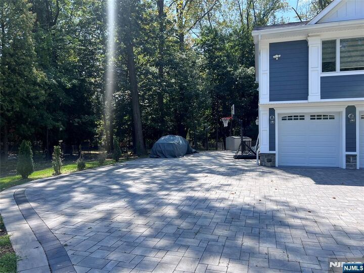 Property Photo:  25 Biscayne Drive  NJ 07446 