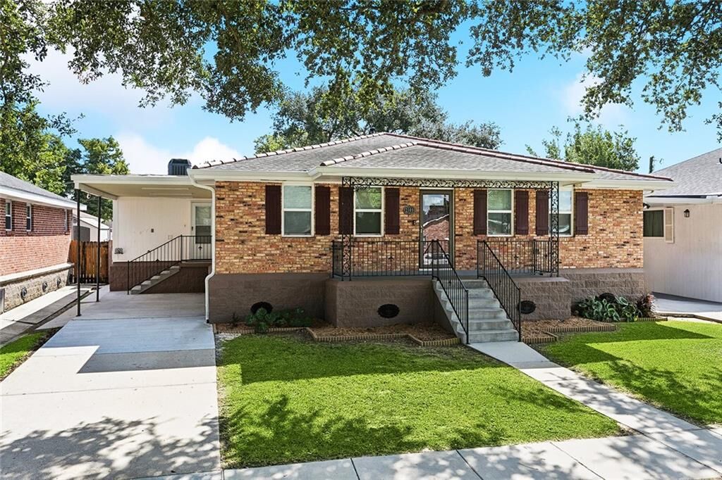 Property Photo:  2109 Airline Park Boulevard  LA 70003 