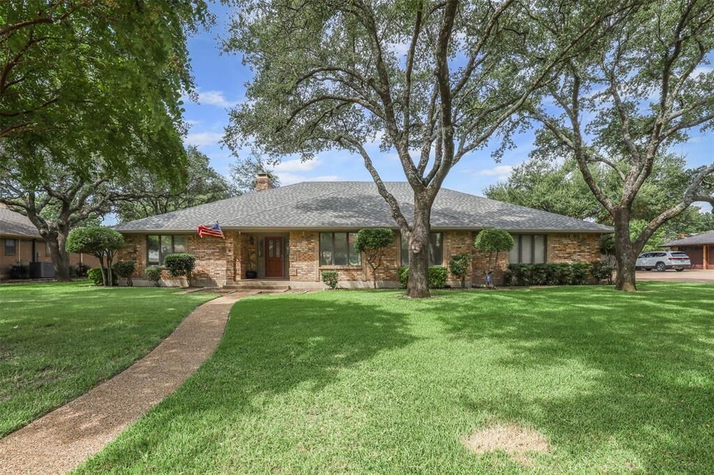 Property Photo:  600 Hyde Park Boulevard  TX 76033