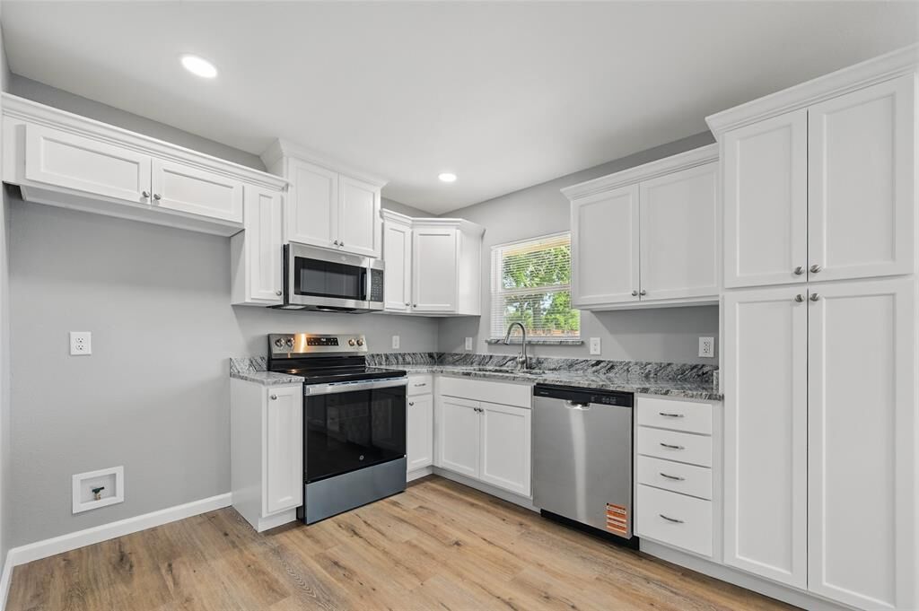 Property Photo:  544 Highfall Drive  TX 75232