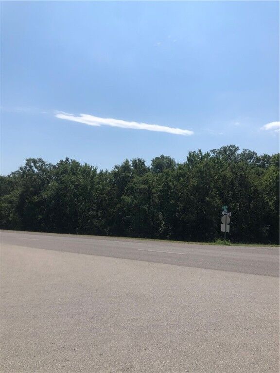 Property Photo: 412 W US Highway OK 7474338
