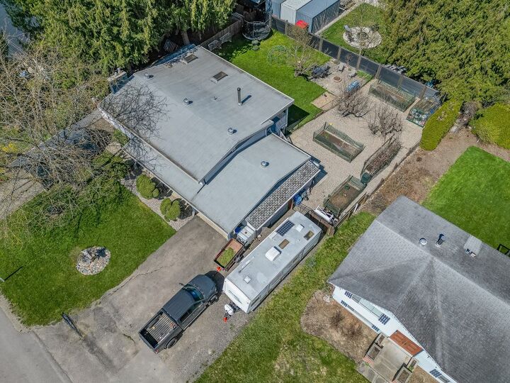 Property Photo: 714 Maple Street BC V0E 2V1