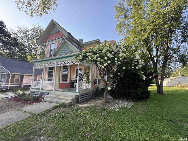 Property Photo:  305 E Washington Street  IL 61415 