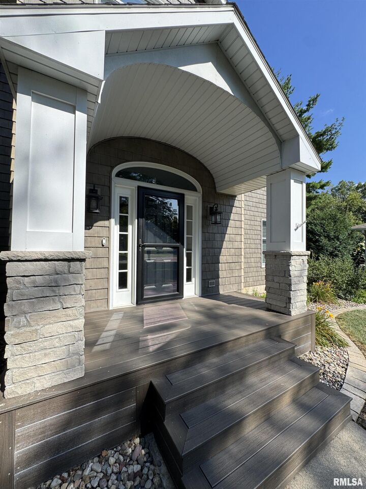 Property Photo: 2851 Parkway Court IL 61401