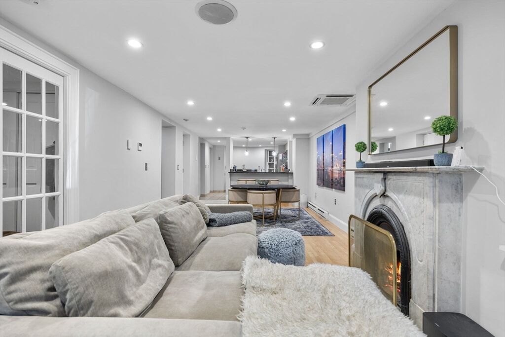 Property Photo:  6 Wellington St 1  MA 02118 