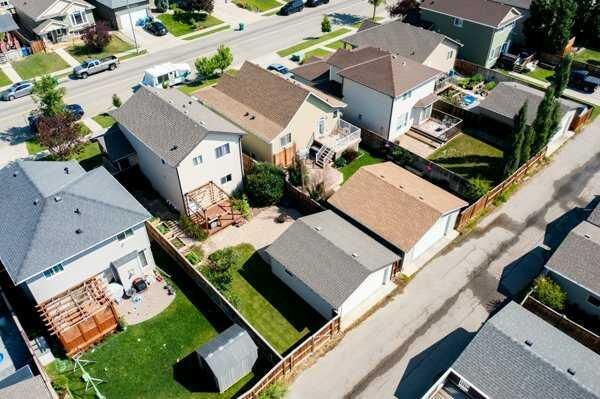 Photo de la propriété: 196 Coalbanks Boulevard W AB T1J 4A7