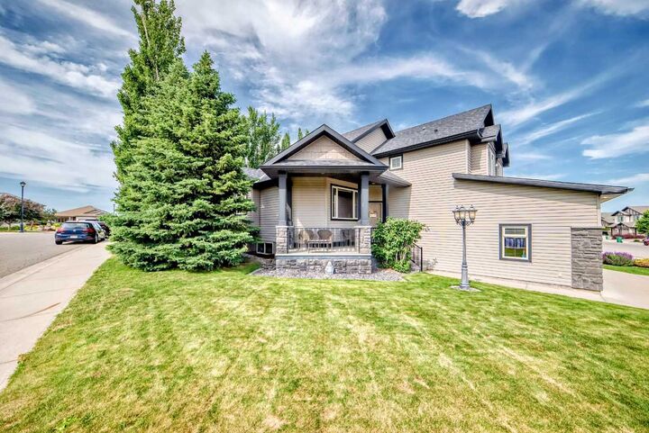 Property Photo:  41 Canyoncrest Point W  AB T1K 7Y4 