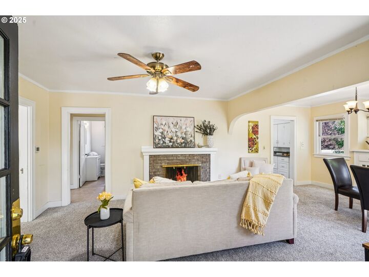 Property Photo:  2505 N Emerson St  OR 97217 