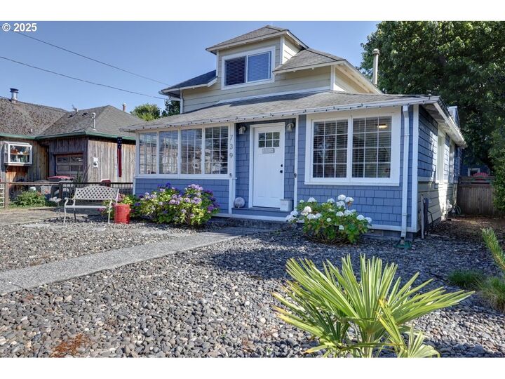 Property Photo: 739 11th Ave OR 97138