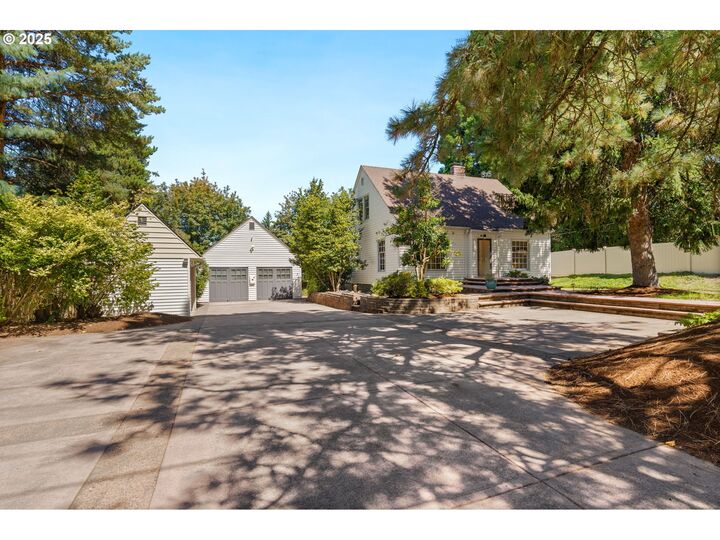 14629 NE Halsey St  Portland OR 97230 photo