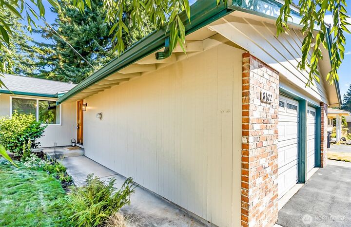 Property Photo:  8622 NE 139 Street  WA 98034 