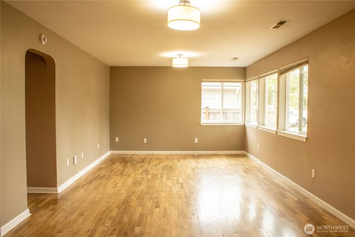 Property Photo:  1325  Garrison Avenue  WA 98366