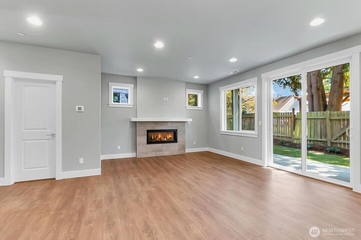 Property Photo:  14130  15th Avenue W  WA 98087 
