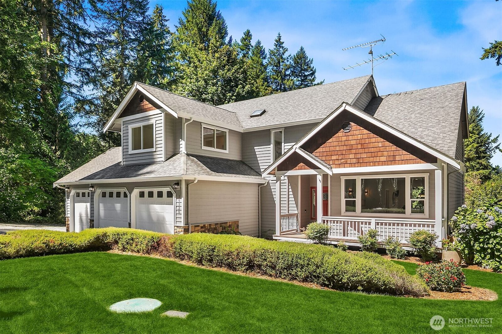 Property Photo: 16520 NE 180th Place WA 98072