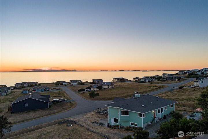 648  Hacienda Drive  Coupeville WA 98239 photo