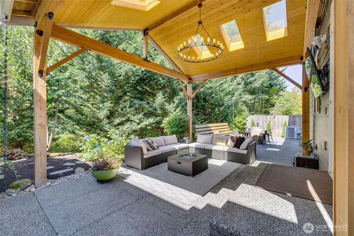 Property Photo:  4005  167th Place SE  WA 98012 