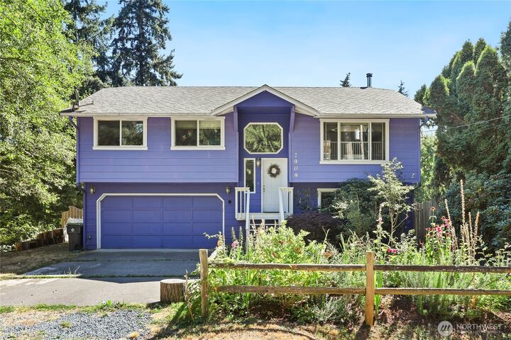 7909  Guemes Avenue  Clinton WA 98236 photo