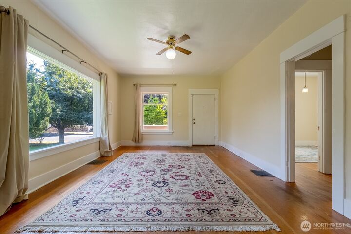 Property Photo:  1315  Figueroa Street  WA 99362 